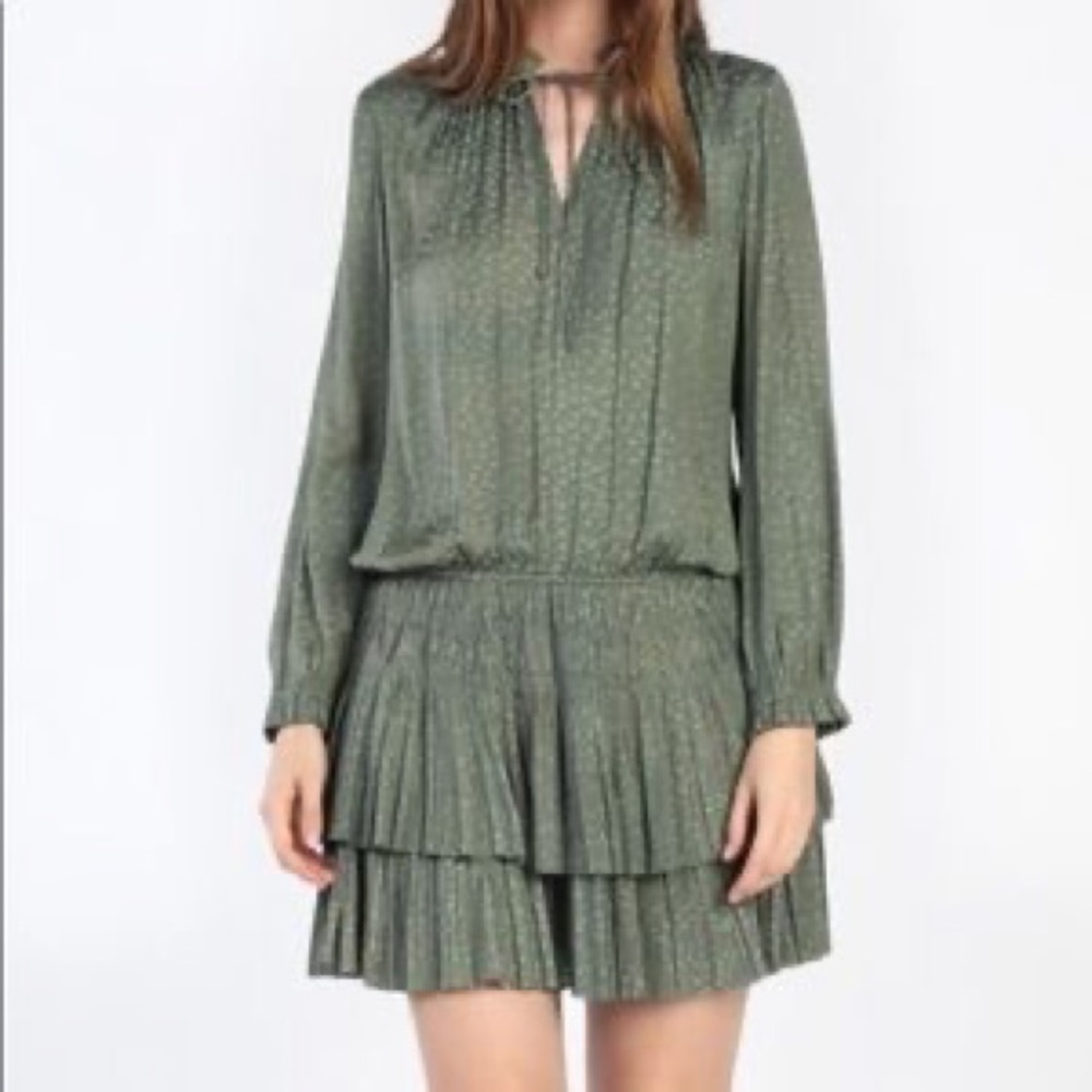 Current Air silk mini dress that has never been worn. Great in all seasons!